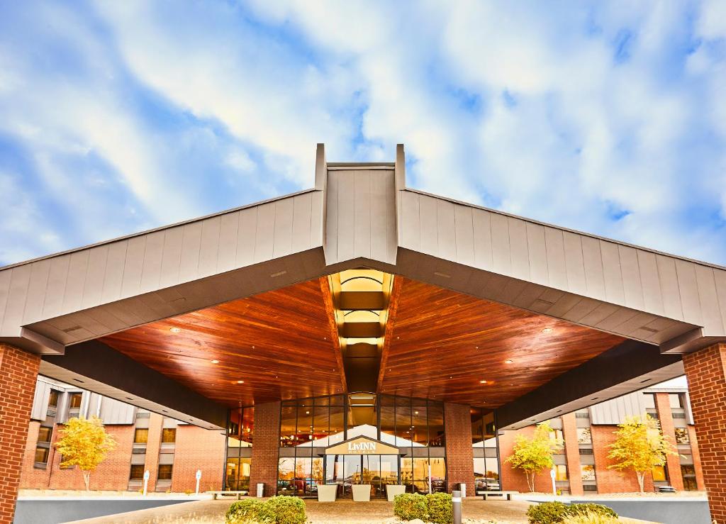LivINN Hotel Cincinnati North/ Sharonville Image