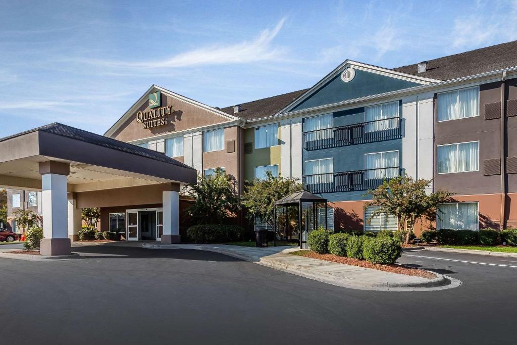 Quality Suites Pineville - Charlotte Image