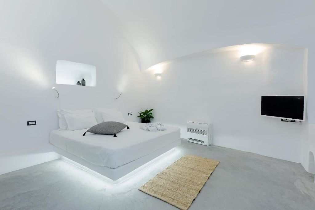 Alluvial Santorini Suites 4