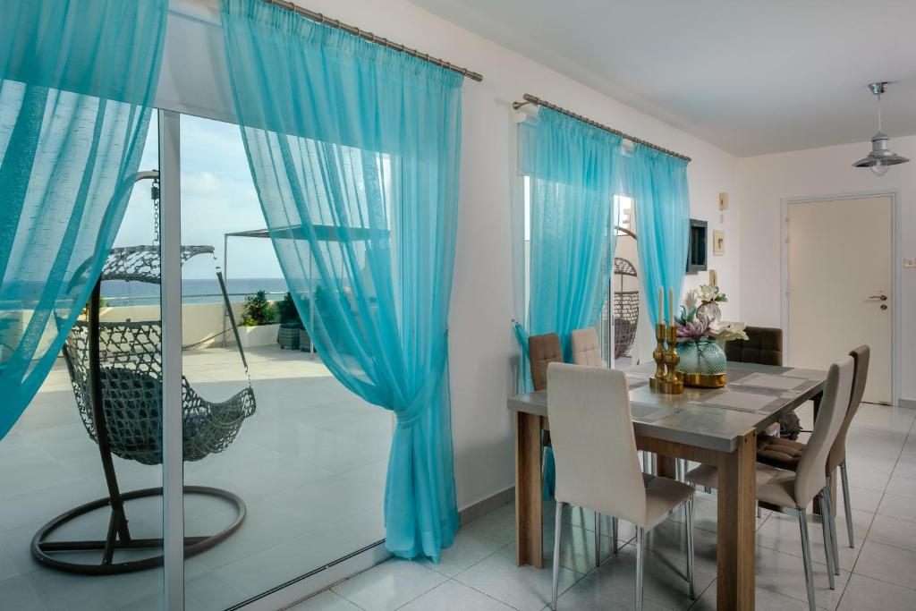 The Coral Penthouse 4