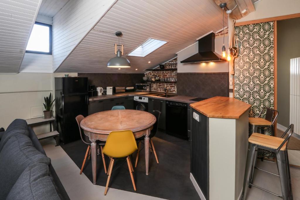6 Rue d'Aubuisson 4