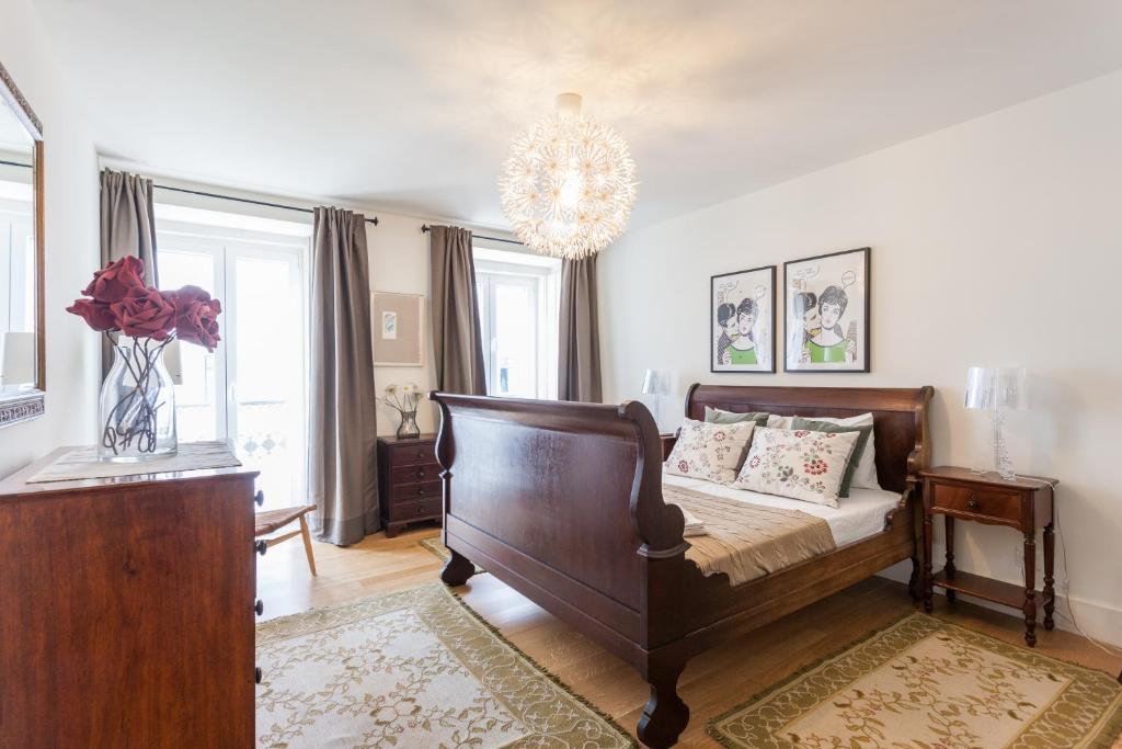 FLH Príncipe Real Apartment with Terrace and View 7