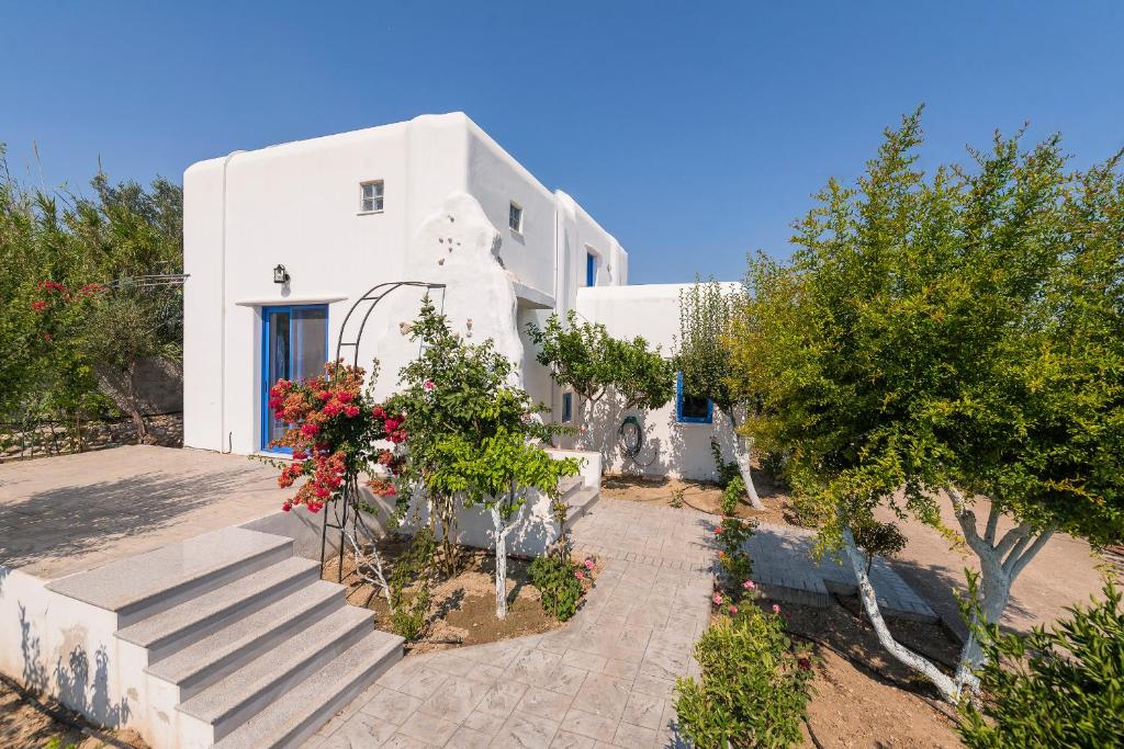 Lianas Garden House 6