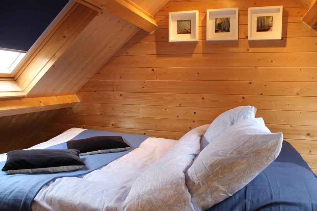 COSY & NATURAL COTTAGE with FIREPLACE and GARDEN 2