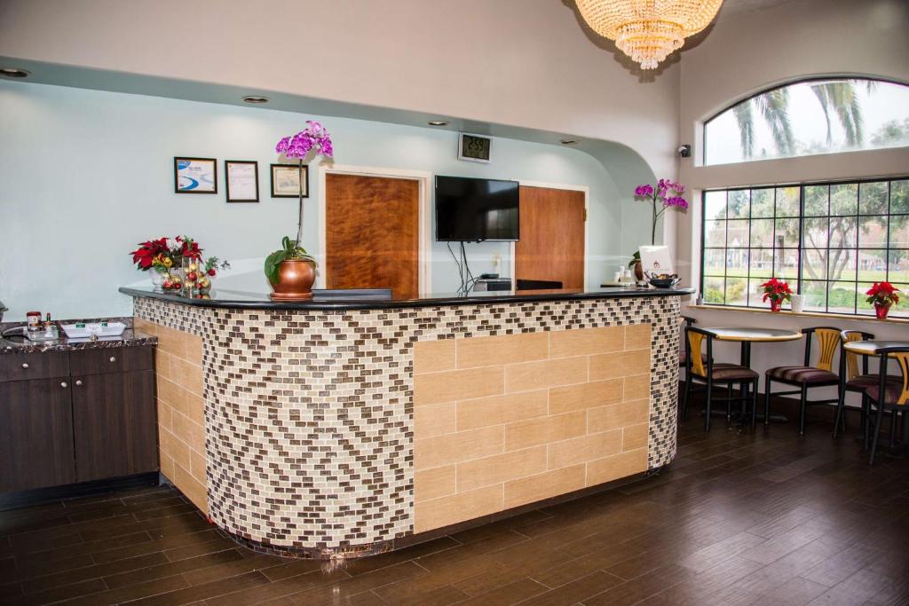 SureStay Plus by Best Western Santa Clara Silicon Valley Image