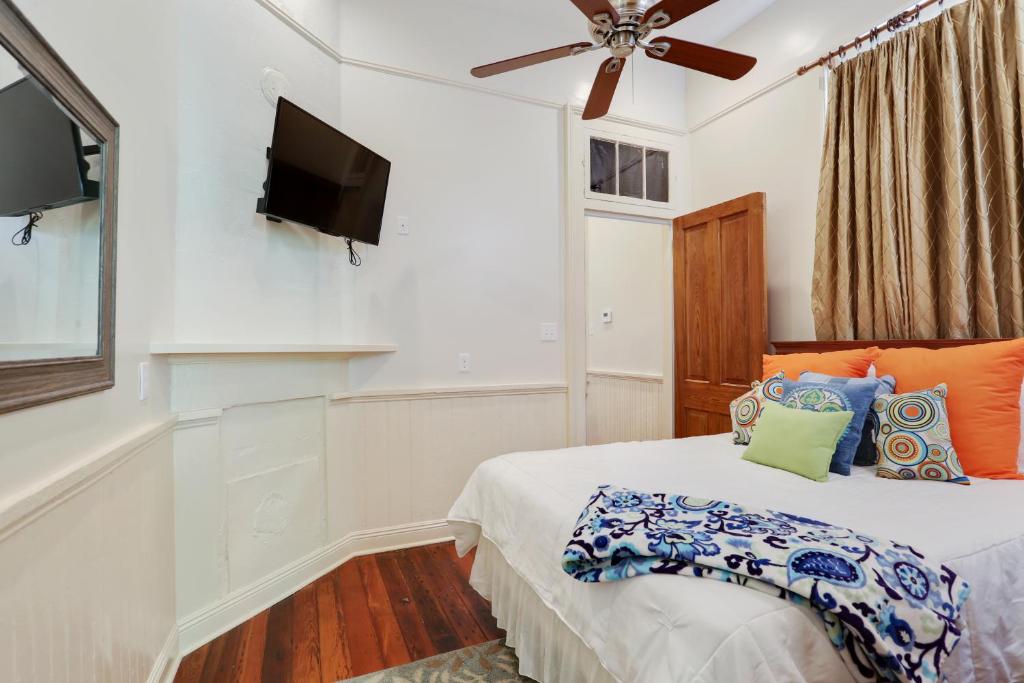 Iberville Quarters 5