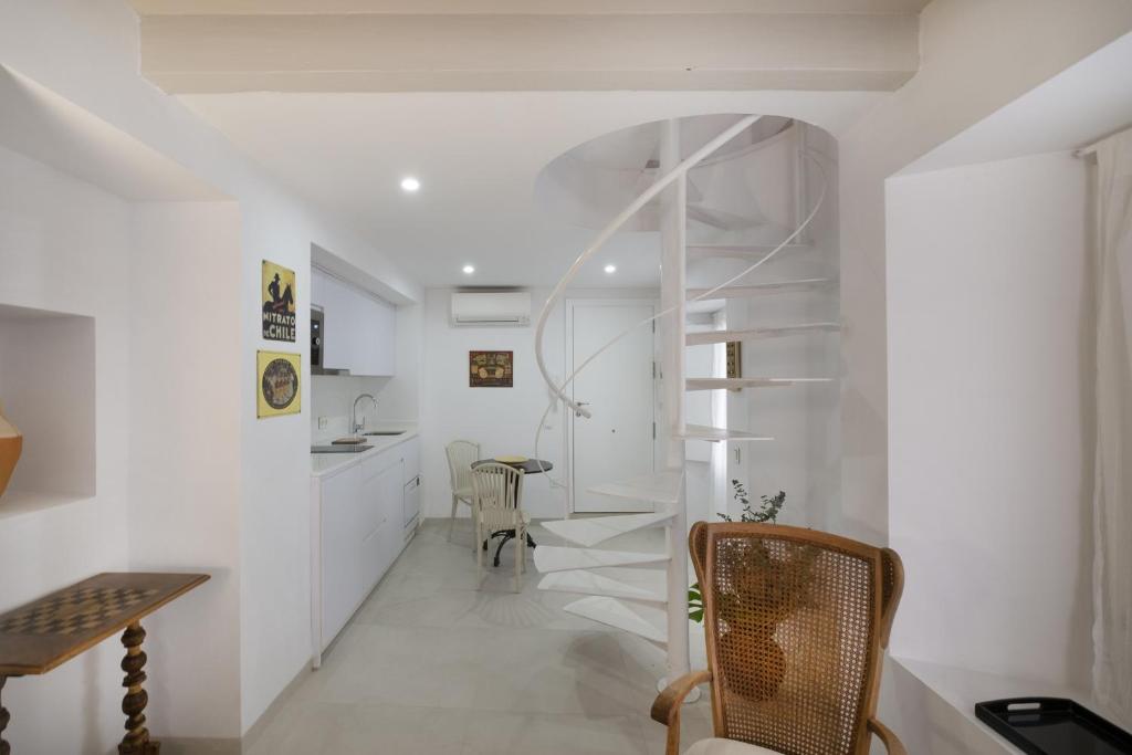 Casa La Muralla MEDIEVAL by Cadiz4Rentals 3
