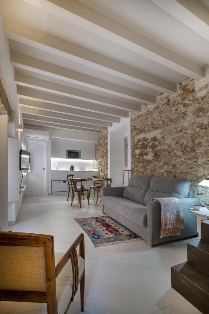 Casa La Muralla MEDIEVAL by Cadiz4Rentals 4