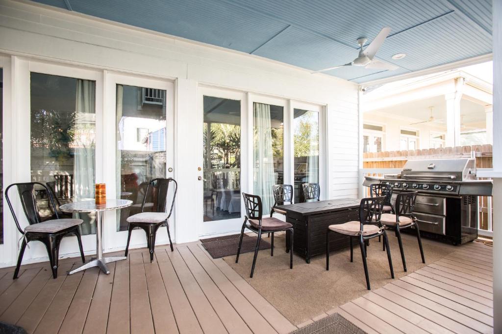 Antonine Apartment Upper Garden District Image