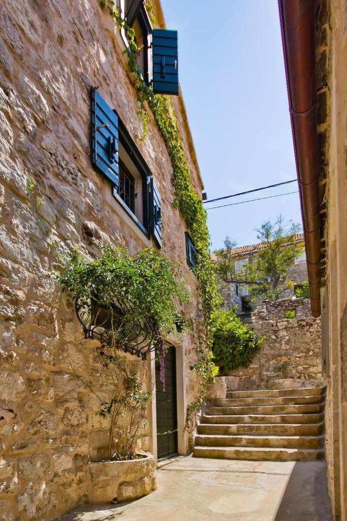 Central Charming Stone House