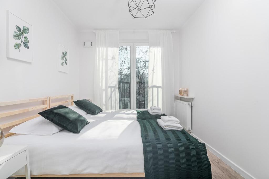 Botanic Gardens Apartment with FREE GARAGE Wrocław by Noclegi Renters 8