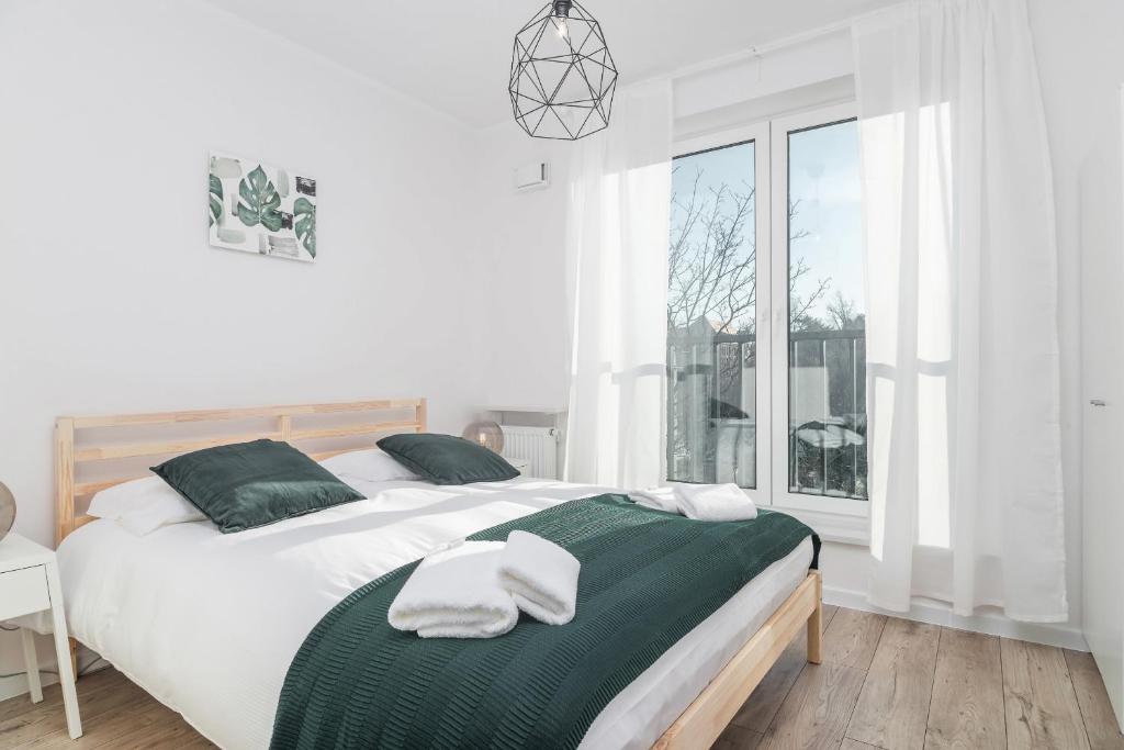 Botanic Gardens Apartment with FREE GARAGE Wrocław by Noclegi Renters 2