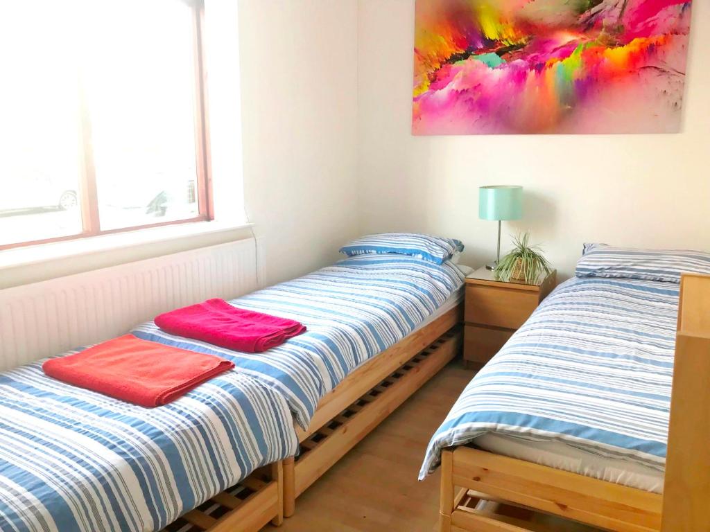 1 Fitzhamon Embankment APARTMENTS opposite Principality Stadium - LONG STAY OFFER 8
