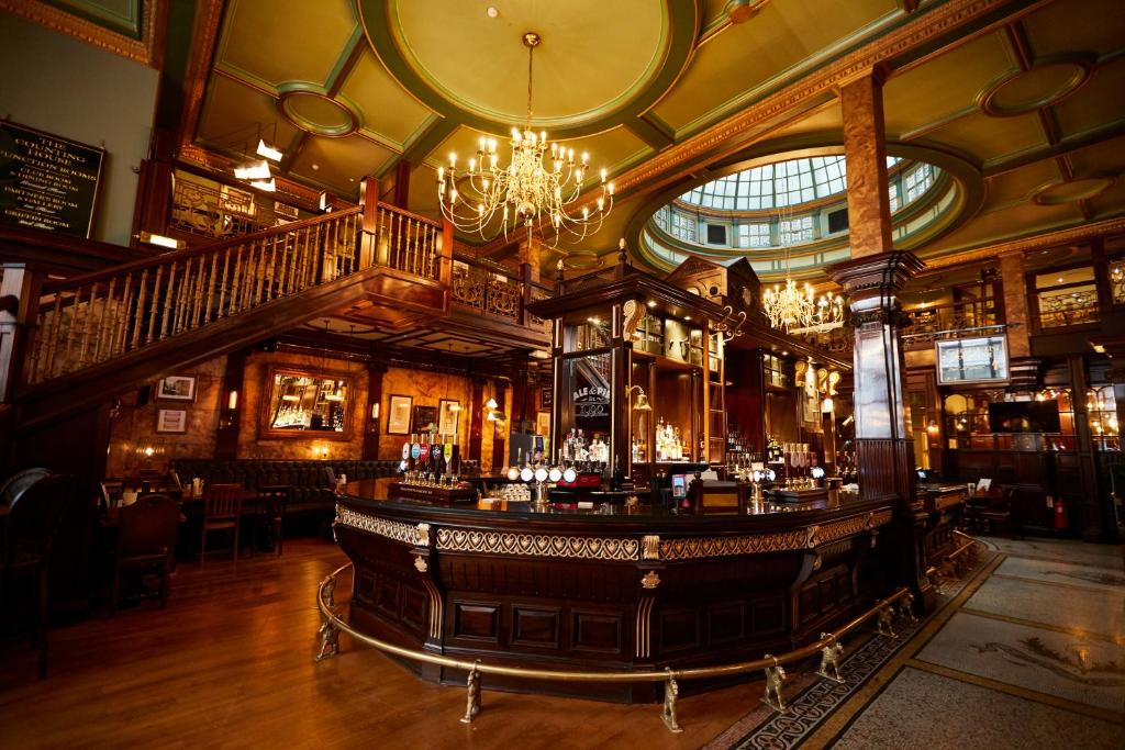 Counting House Image