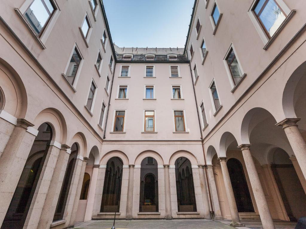 easyhomes-Duomo Suites & Apartments 6