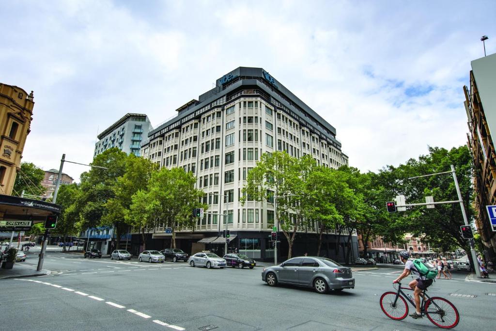 Vibe Hotel Sydney Image