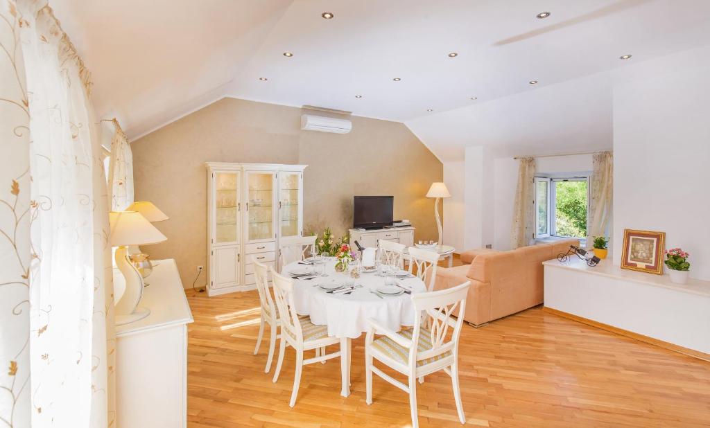 Villa Sweet Home 6