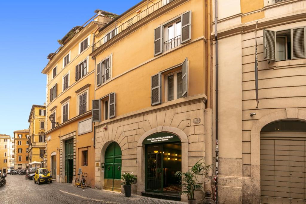 Tree Charme Parliament Boutique Hotel Image