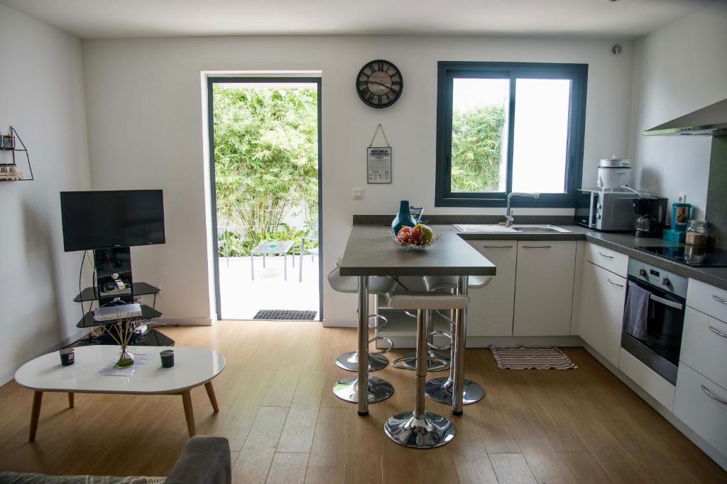 thomlocation 8
