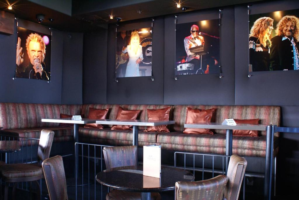 Humphreys Half Moon Inn Image