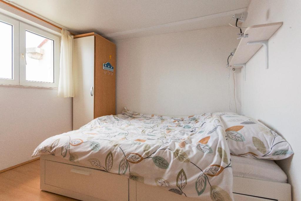 Laura Apartment 2