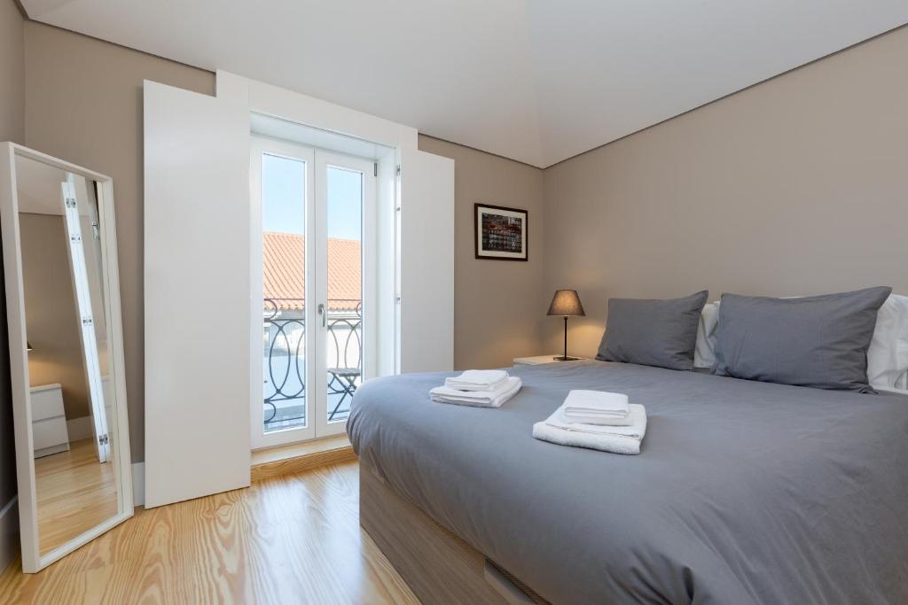Porto and Clérigos Views by Porto City Hosts 7