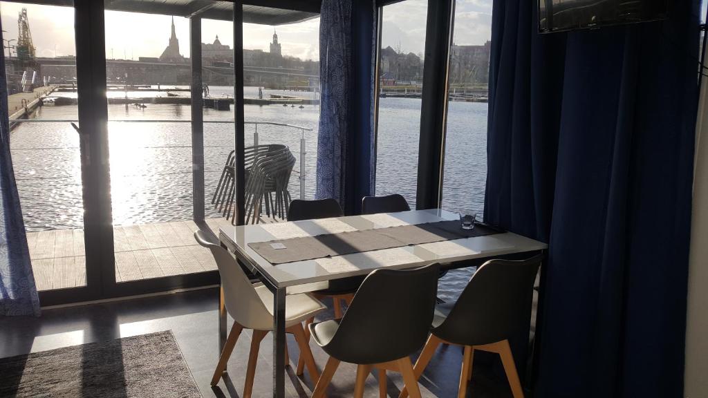 Hausboot - Domy na wodzie - Houseboat Porta Mare - Odradream 4