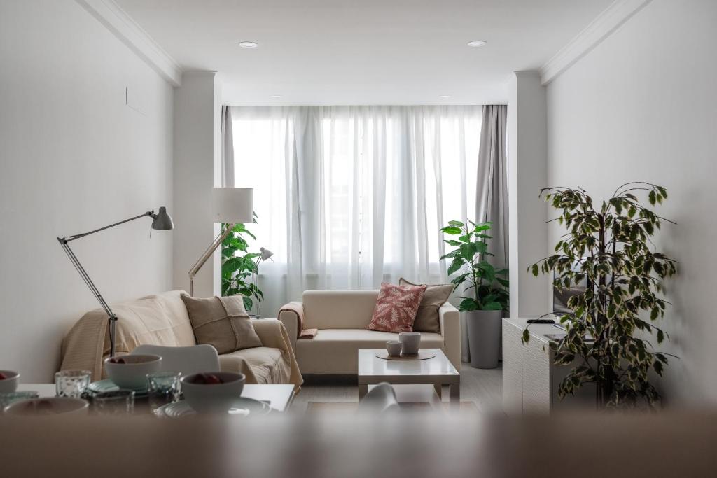 Light-Filled, Fully Renovated Apt near Belém, By TimeCooler 7