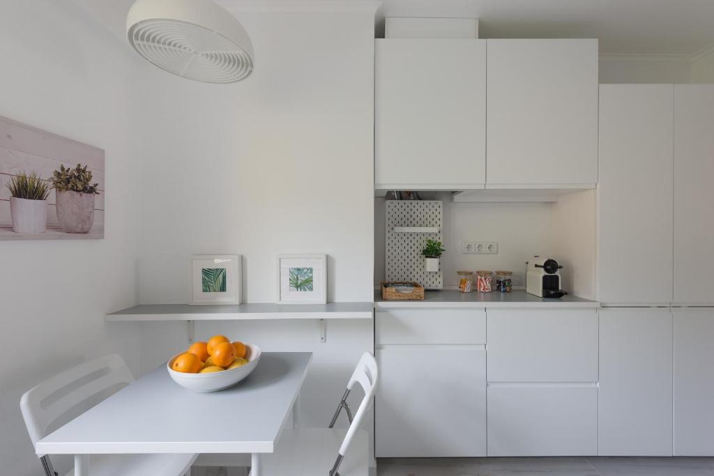 Light-Filled, Fully Renovated Apt near Belém, By TimeCooler 8