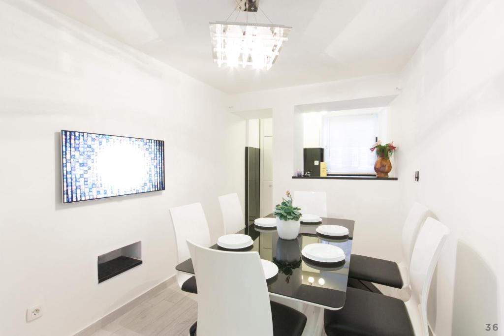 Holiday Home Revelin- Great Location 4