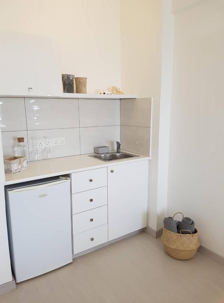 Larnaka Seaview Luxury Suites 4