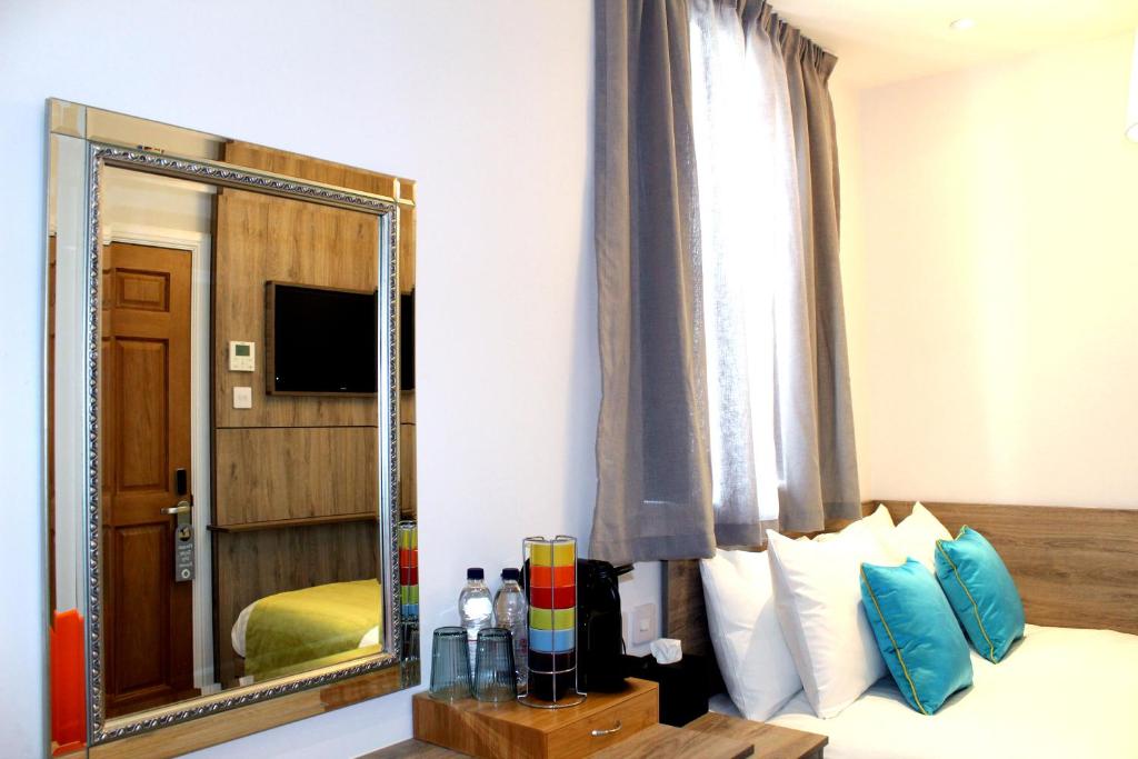 1 Craven Hill Gardens 8