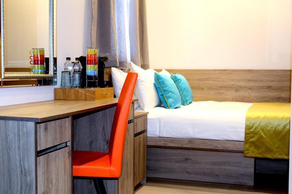 1 Craven Hill Gardens 2
