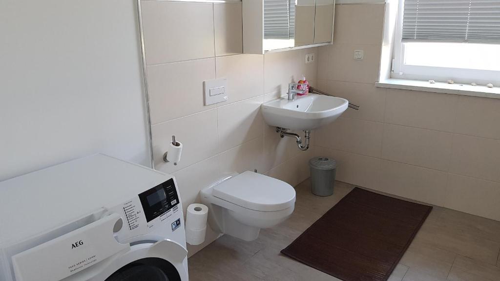 FeWo "Am Auwald" Geräumige Ferienwohnung mit Sauna, Terrasse & Parkplatz 8