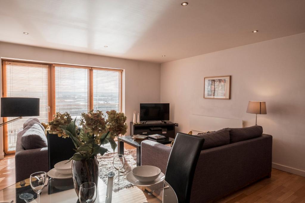The Chambers, Riverside West 8