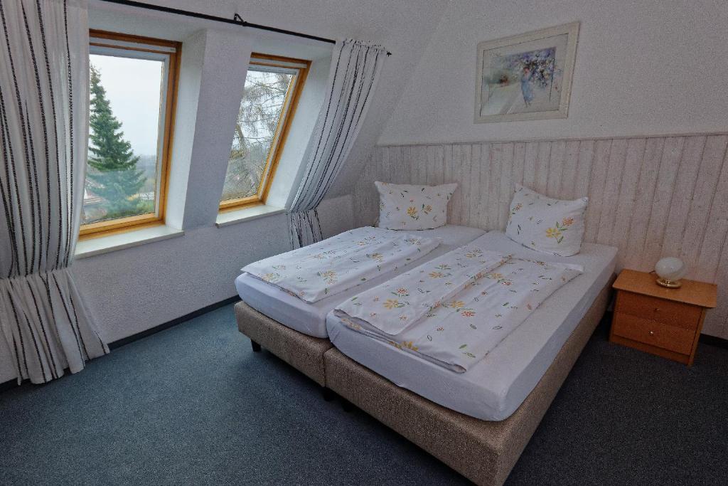 Pension Am Kirschberg 6