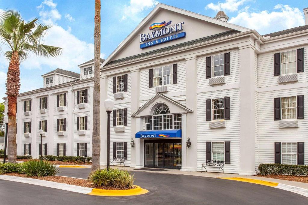 Baymont by Wyndham Jacksonville/Butler Blvd Image