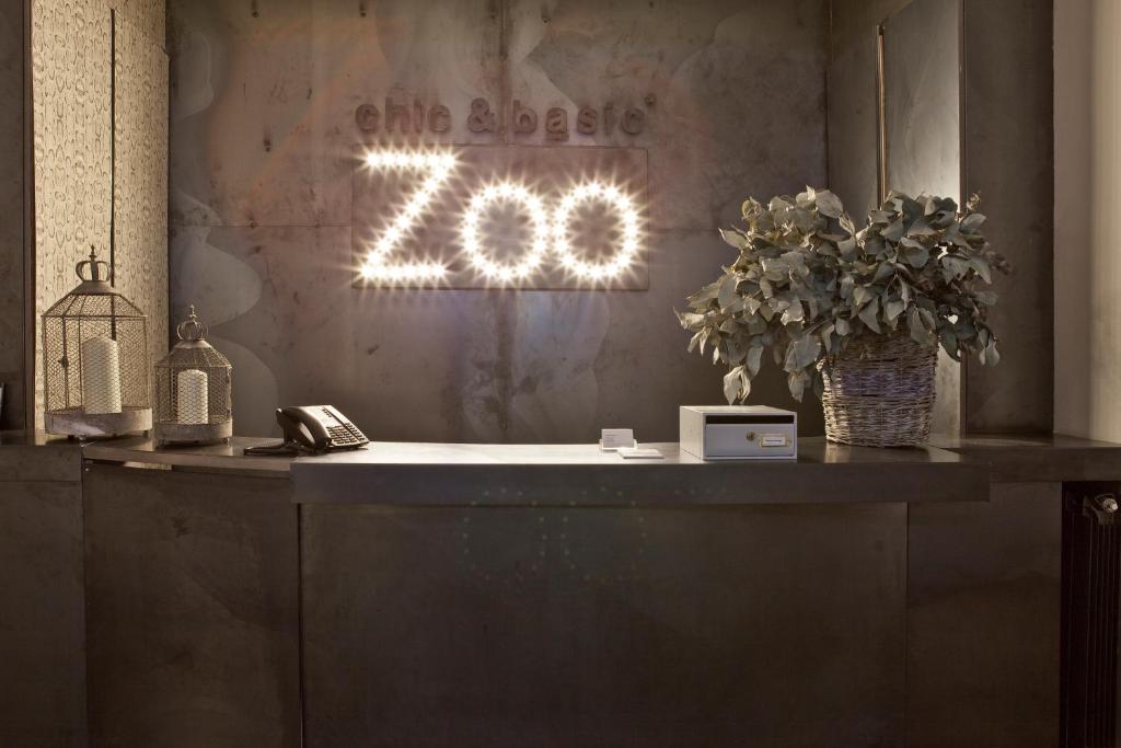 Chic & Basic Zoo Image