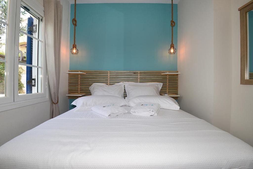 Deck1Syros Premium Apartments 7