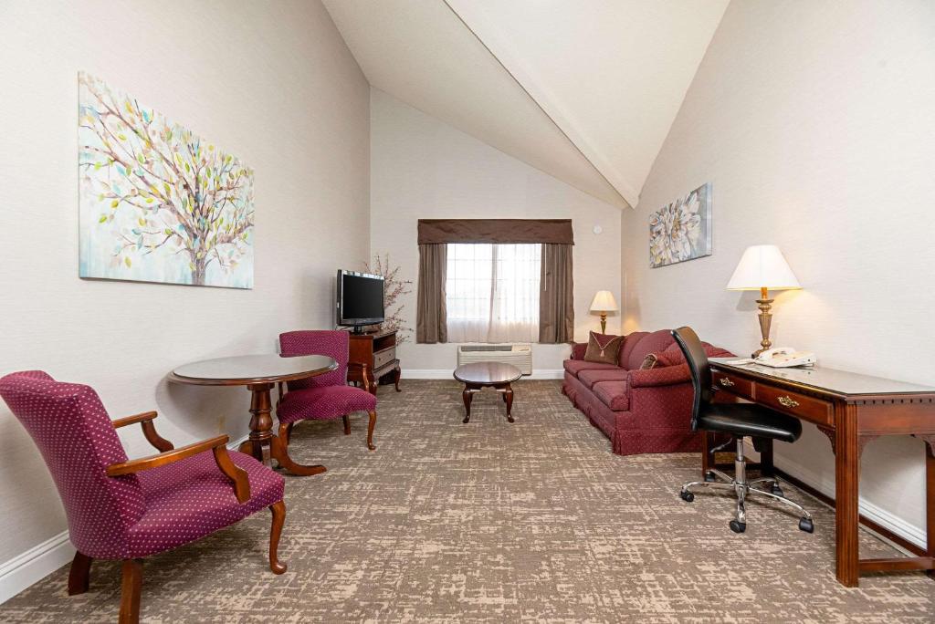 Clarion Inn Silicon Valley Image
