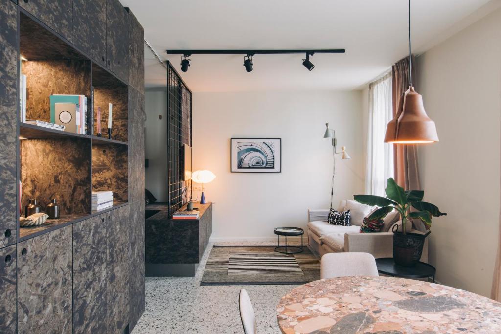 YUST Antwerp 5