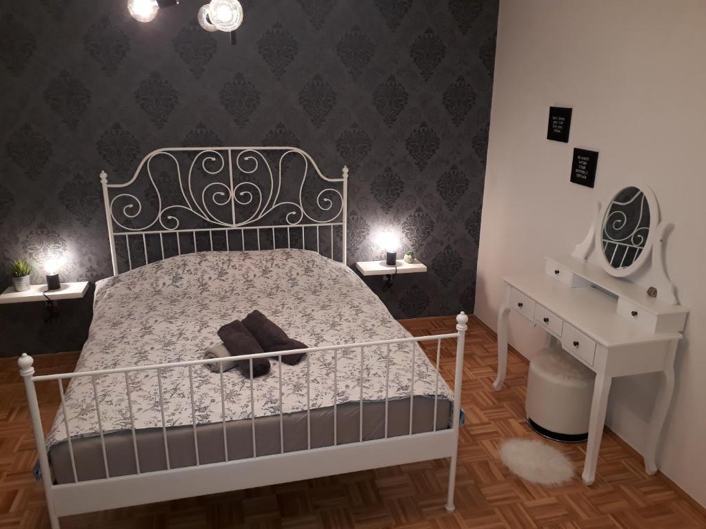 Apartment N&B 5