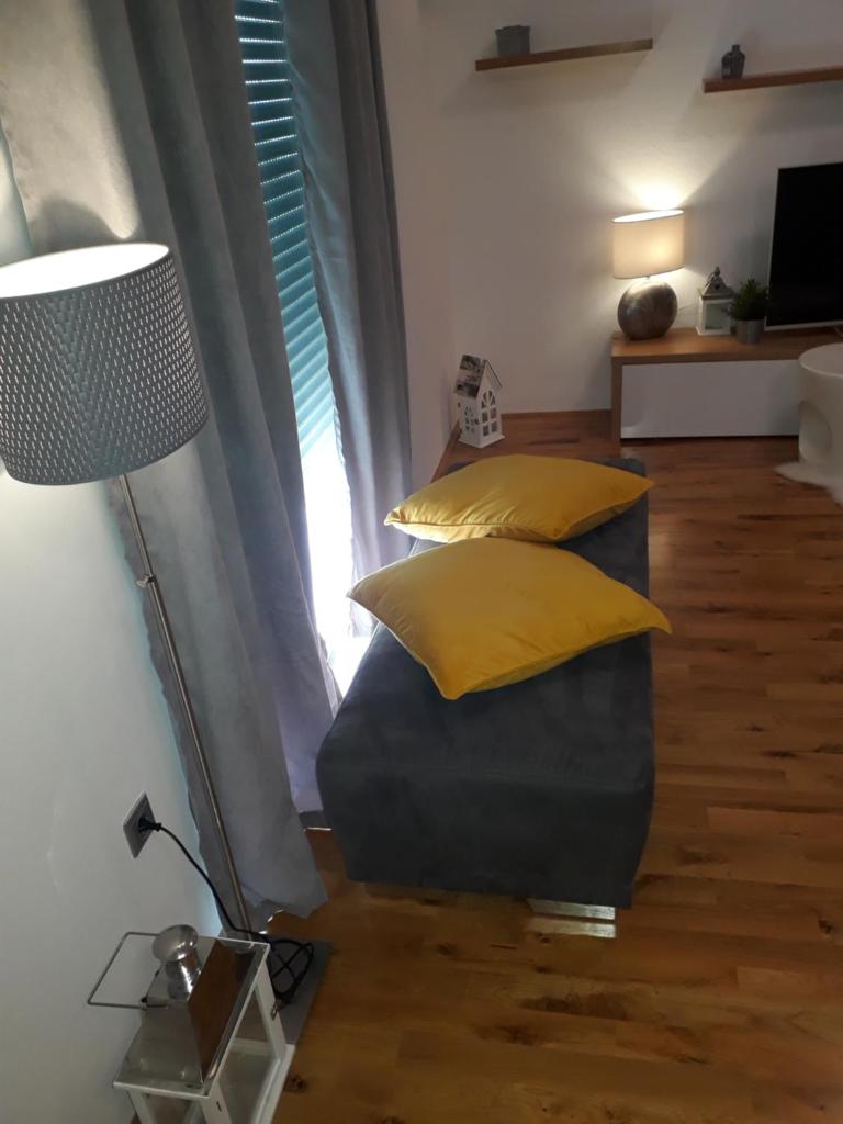 Apartment N&B 8