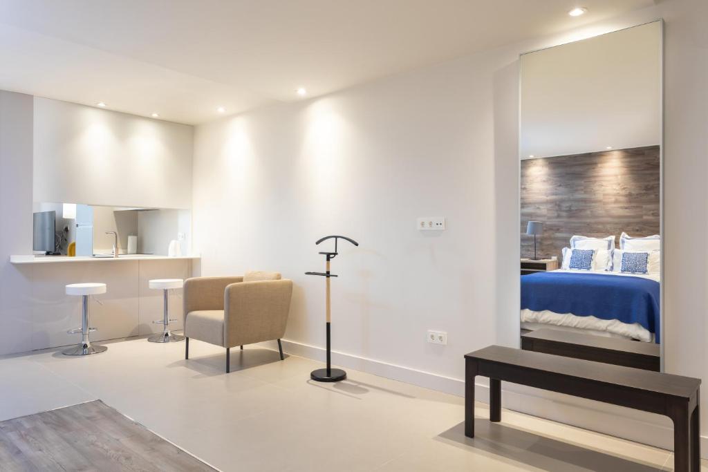 Rooms & Suites Loft 2H - Central Arrecife, Lanzarote - Free Parking 7