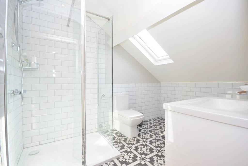 Modern Queens Quarter Townhouse 2 3