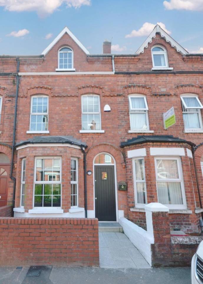 Modern Queens Quarter Townhouse 2 6