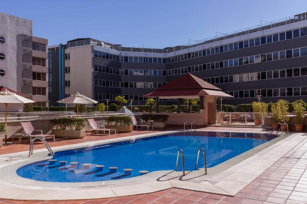 Pullman Madrid Airport & Feria Image