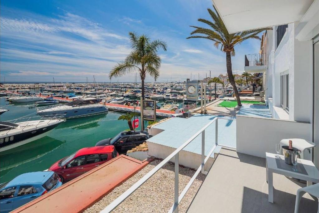 Modern Frontline Puerto Banus Apartment M2 6