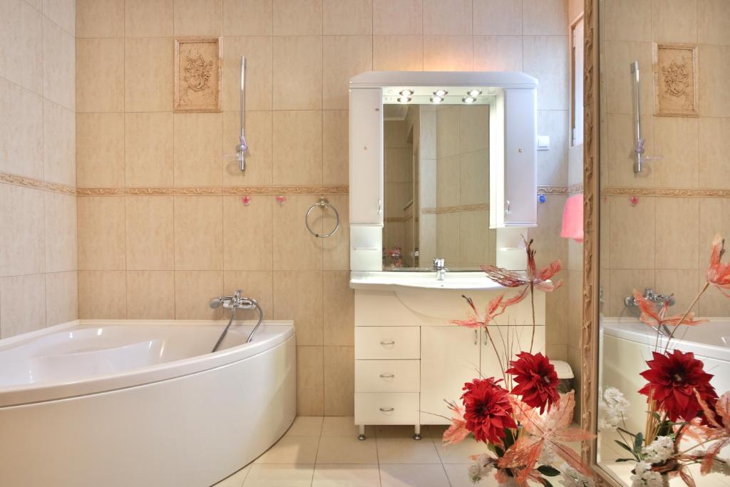 Royal Holiday Apartments Sveti Stefan 5
