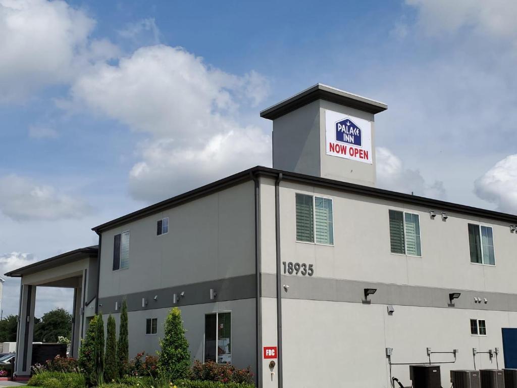 Palace Inn Blue Tomball Parkway Image